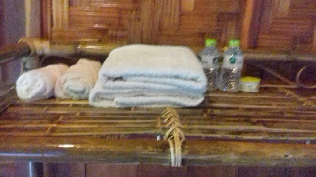 Ning Ning Guesthouse Muang Ngoi Экстерьер фото